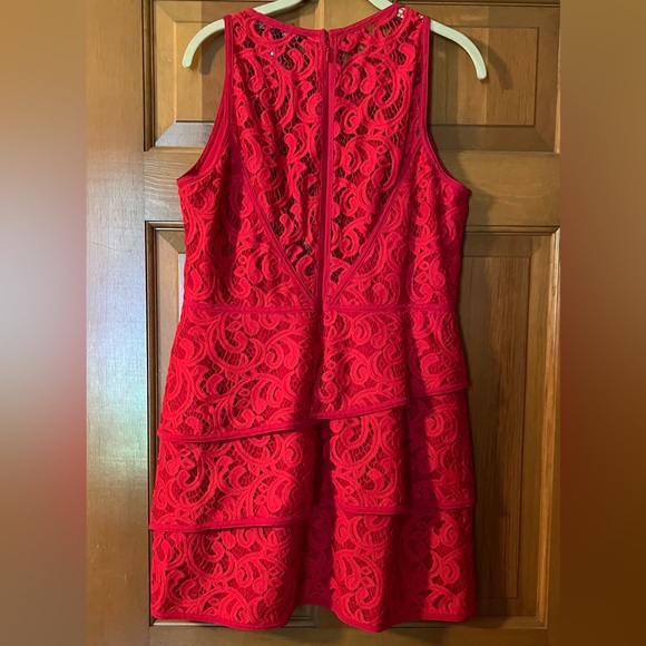 BCBG MAXAZRIA LACE DRESS. SIZE 12. Red. Like new. - Picture 2 of 2